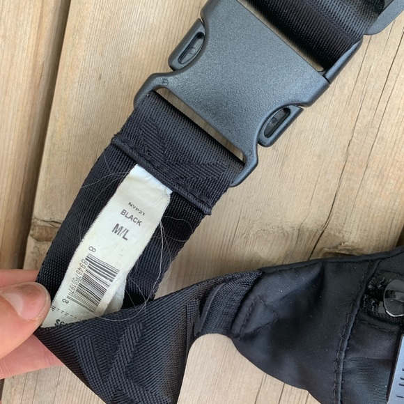 DKNY Bum Bag - Picture 3 of 3